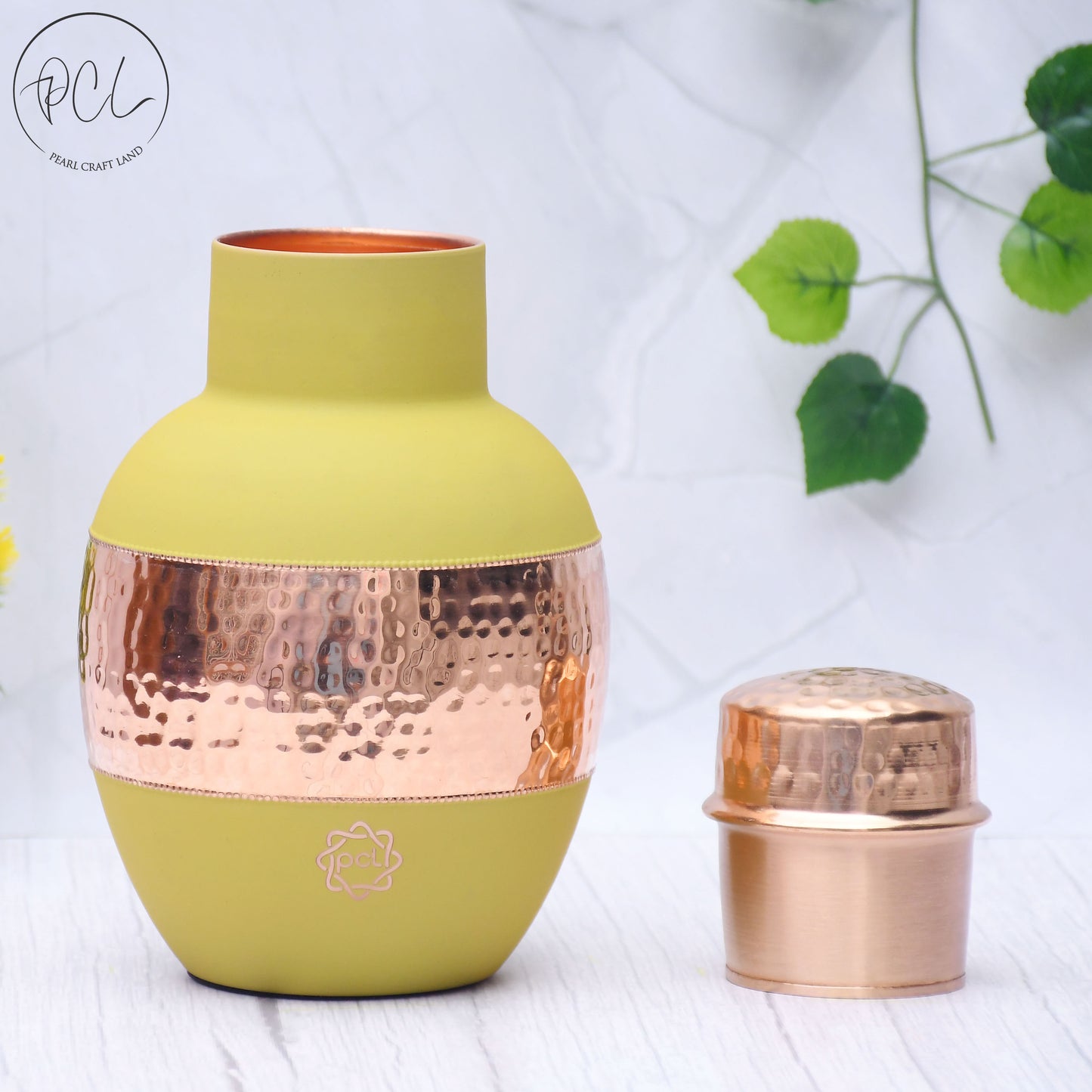 Pure Copper Silk Yellow Apple Pot with Inbuilt Glass Capacity 1200 ML