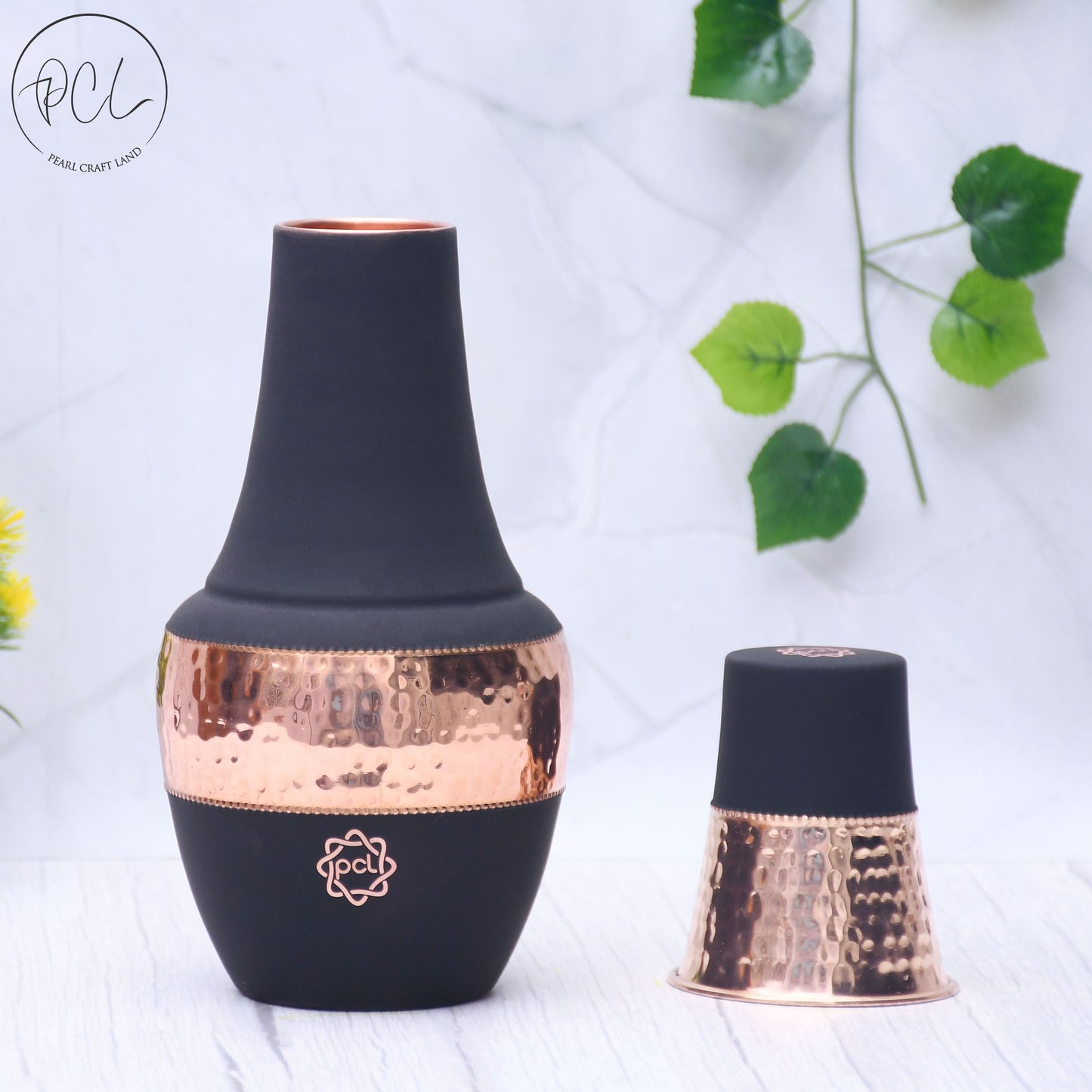 Pure Copper Silk Black Venus Pot with Inbuilt Glass Capacity 1400ML