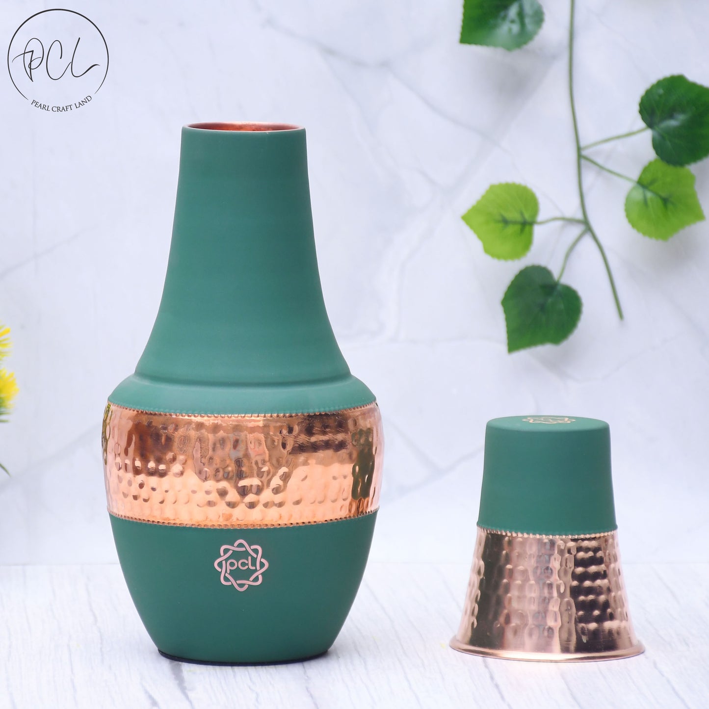 Pure Copper Silk Green Venus Pot with Inbuilt Glass Capacity 1400 ML